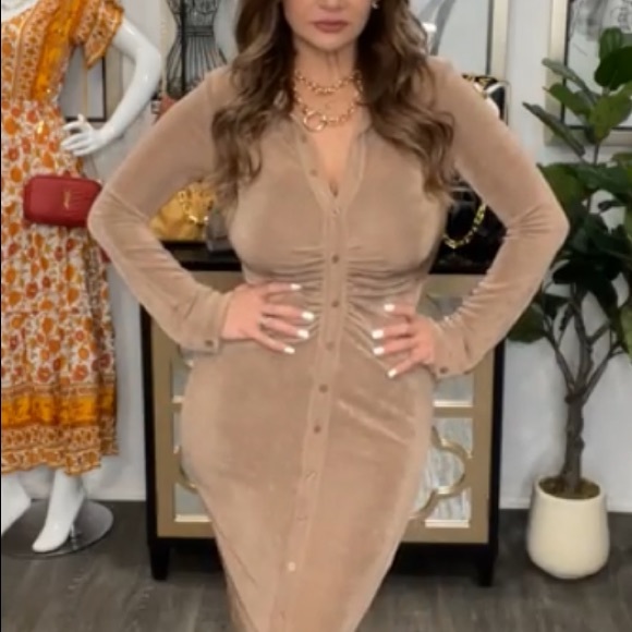 Dress Medium - Picture 1 of 9